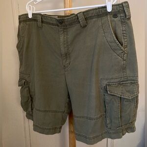 Timberland Men’s Green Cargo Utility Shorts Size 40